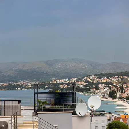Apartment Dina For 6, Okrug Gornji, Sea View, Pool Trogir